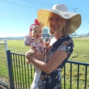 Meet your Posher, Laura